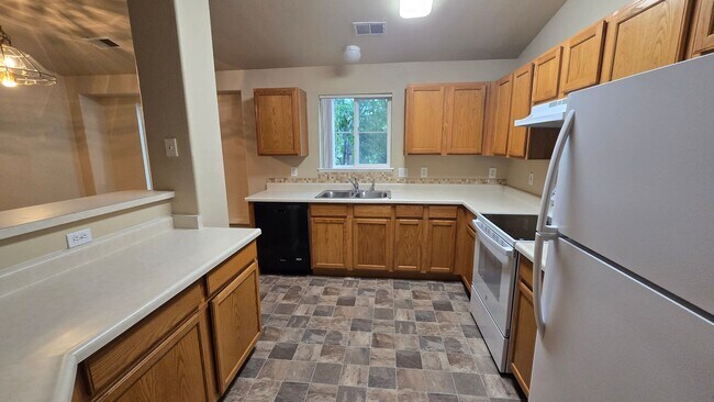 Building Photo - 3835 Strawberry Field Grove