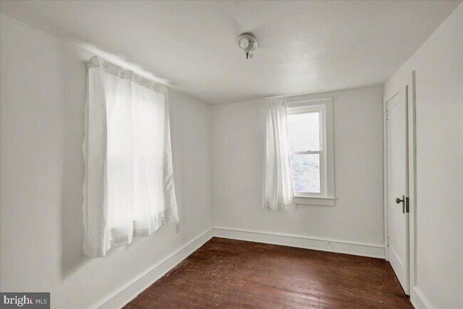 Building Photo - 144 E Baumstown Rd