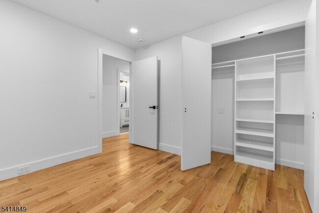 Building Photo - 37 S 7th St