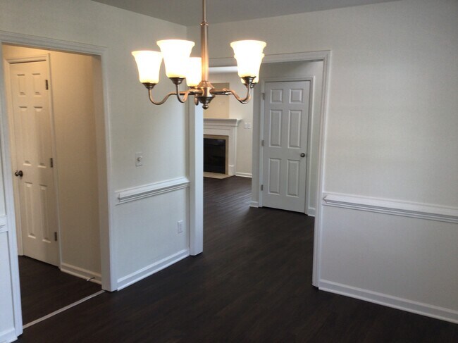 Building Photo - 6682 Knob Hill Ct