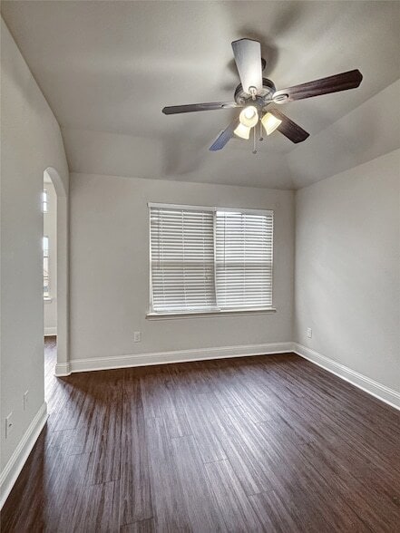 Building Photo - 341 Oxford Pl