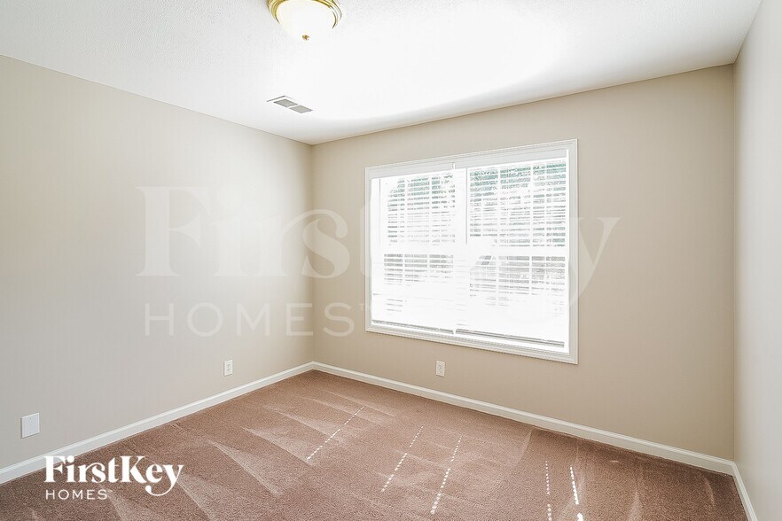 Building Photo - 3426 N Henderson Way