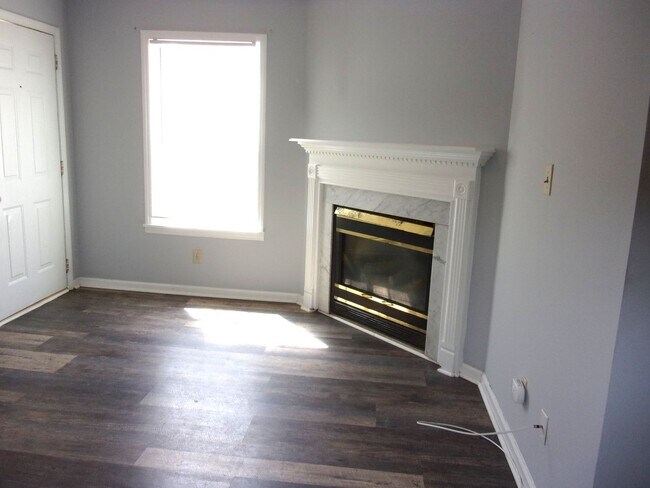 Building Photo - Ground Floor 2 Bedroom 2 Bath Condo in Farmington Hills
