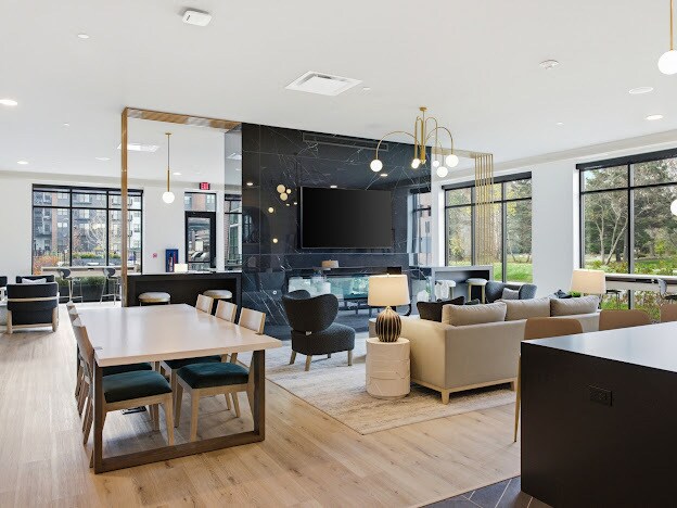 Building Photo - 250 McHenry Rd