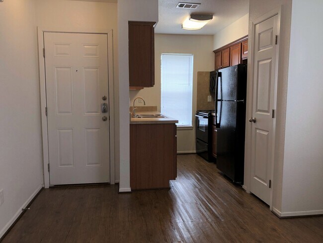 Building Photo - 3702EL