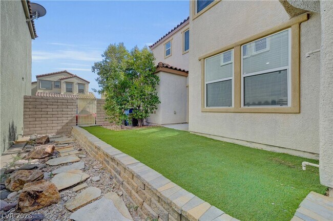 Building Photo - 12052 Hathaway Pines Dr