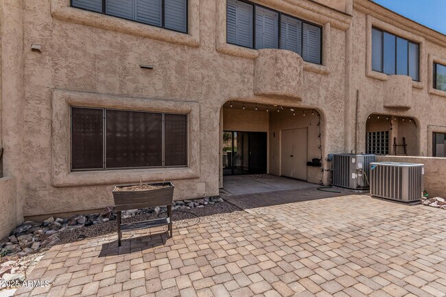 Building Photo - 16107 E Emerald Dr
