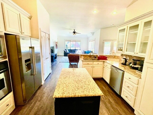 Building Photo - 4090 W Stoney Bend Dr