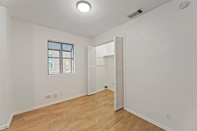 Building Photo - 2303 Rachael Ct