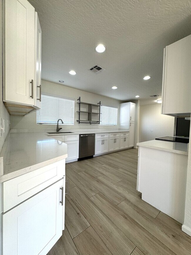 Building Photo - 4426 N 85th St