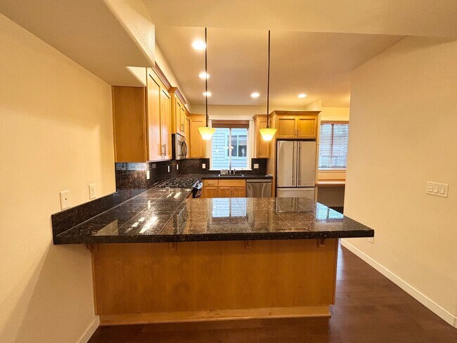 Building Photo - Charming 2BD 2BA Home In Beaverton!!