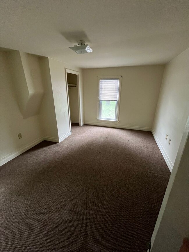 Building Photo - 2-3 Bedroom, 1 Bathroom Detached House in Shippensburg