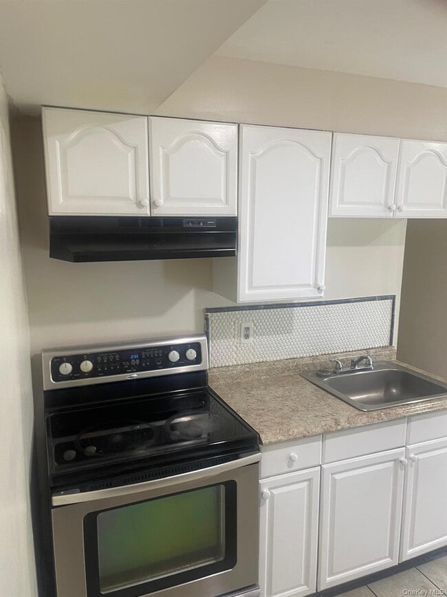 Building Photo - 25 S Clinton Ave