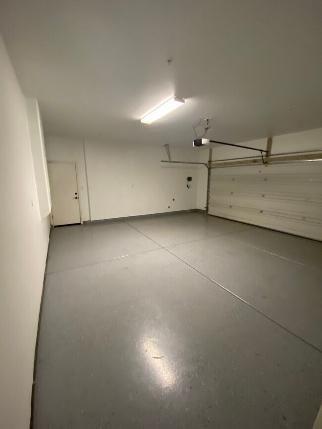 Building Photo - 3200 N Glacier Way