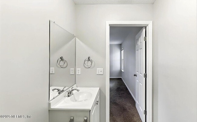 Building Photo - 1428 Barnett St