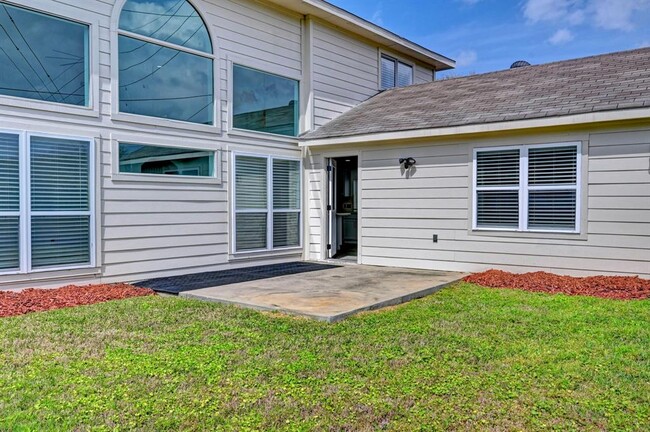 Building Photo - 12915 Stratford Heights Dr