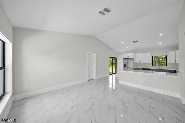 Building Photo - 633 Windermere Dr