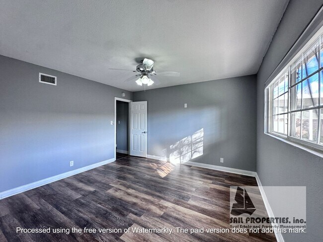 Building Photo - Gorgeous Huntington Beach Single Story Home!