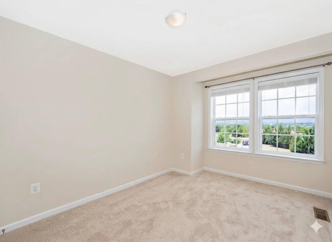 Building Photo - 1104 Frontline Dr