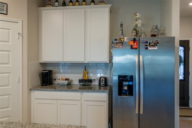 Building Photo - 10201 Waterwall Ln