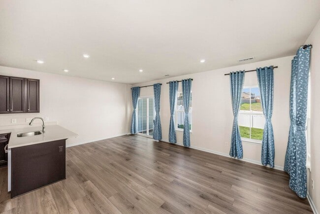 Building Photo - 247 Pryor Dr