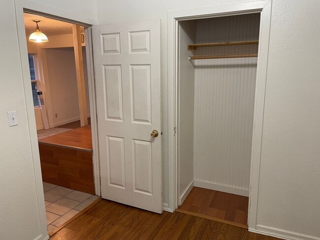 Building Photo - 616 S Washington St