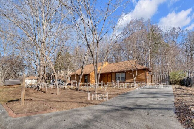 Building Photo - 5110 N Oaks Dr