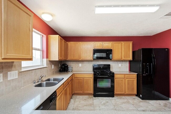 Building Photo - 20738 Fair Castle Dr