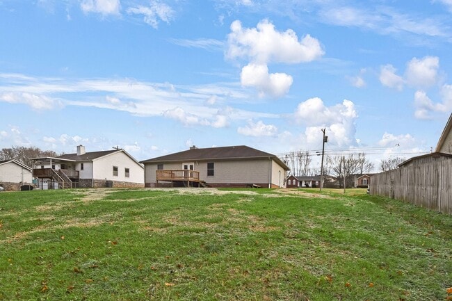 Building Photo - Ranch Home on Creek Lot!