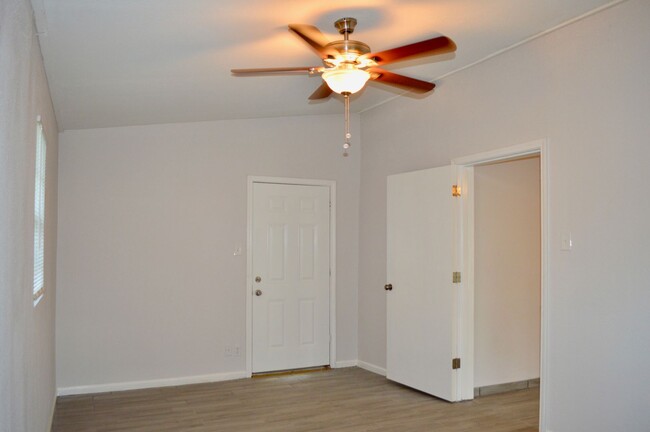 Building Photo - Beautifull Remodeled Home In Garden Court