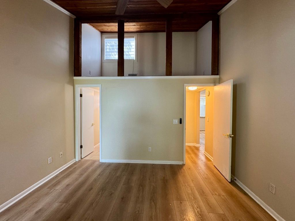 Building Photo - 1561 Arcadia Dr