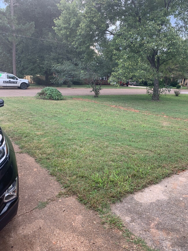 Building Photo - 1618 Hampton Rd NW