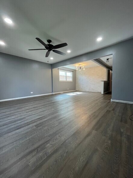Building Photo - 1105 E Ardyce Ln