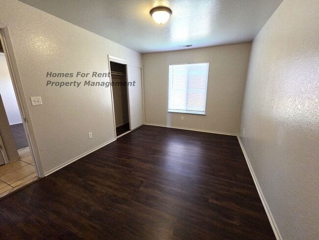 Building Photo - 821 Mohoff Ct