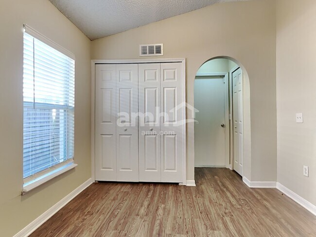 Building Photo - 1367 Oden Ct