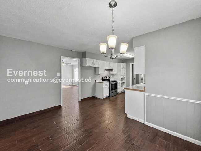 Building Photo - 7125 Crestridge Rd