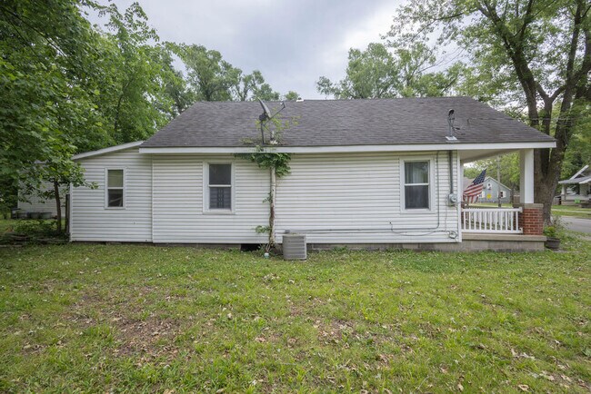 Building Photo - 304 W Fort Scott St