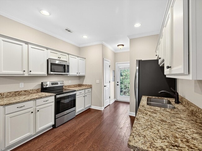 Building Photo - 110 Velena St