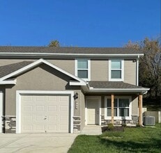 Building Photo - Beautiful 3BR 2.5BA Townhouse w/ Granite Kitchen • End-Unit on Cul-de-Sac • 1-Car Garage in Pleas...