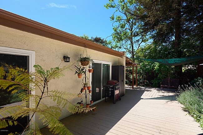Building Photo - 595 Racquet Club Ln