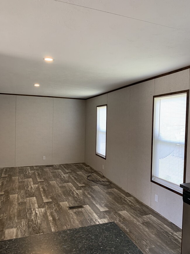 Building Photo - 100 Bristol St