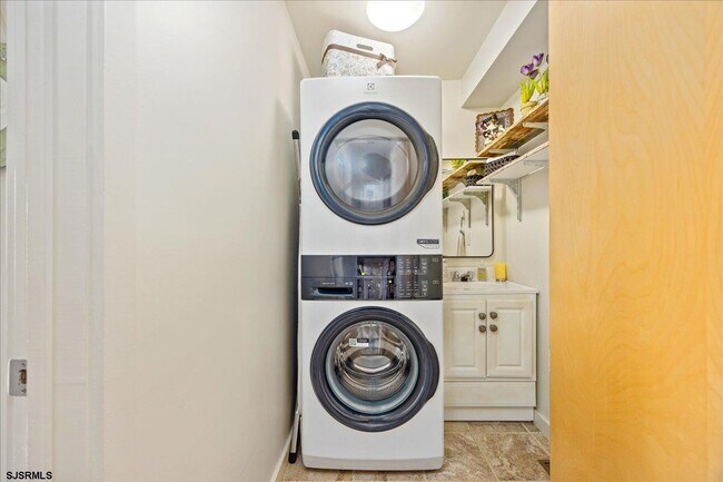 Building Photo - 7701 Atlantic Ave