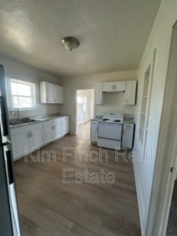 Building Photo - 591 E 300 N