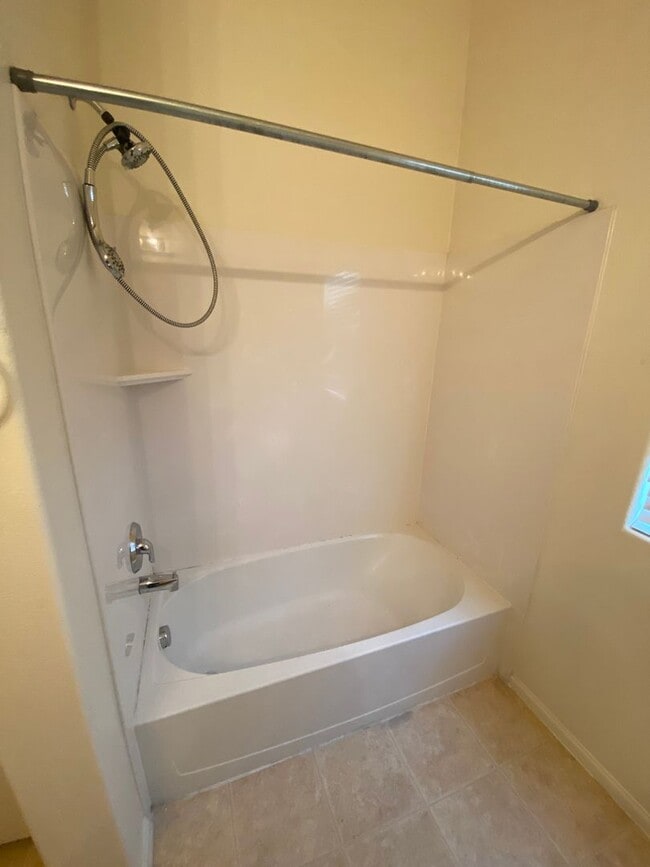 Building Photo - Jeffreys St