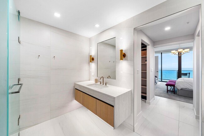 Building Photo - 900 N Ocean Blvd