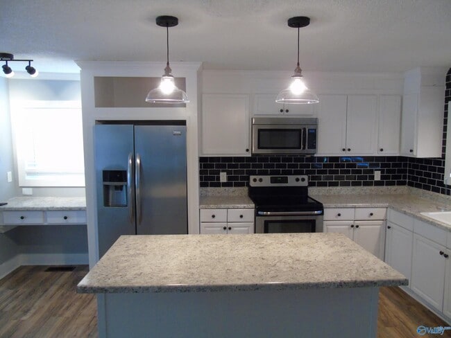 Building Photo - 303 McCullough Ave NE