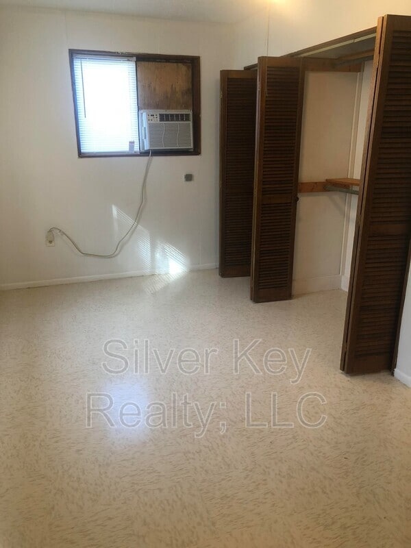 Building Photo - 194 Setterberg Rd