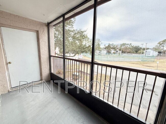 Building Photo - 4559 Lakeway Dr