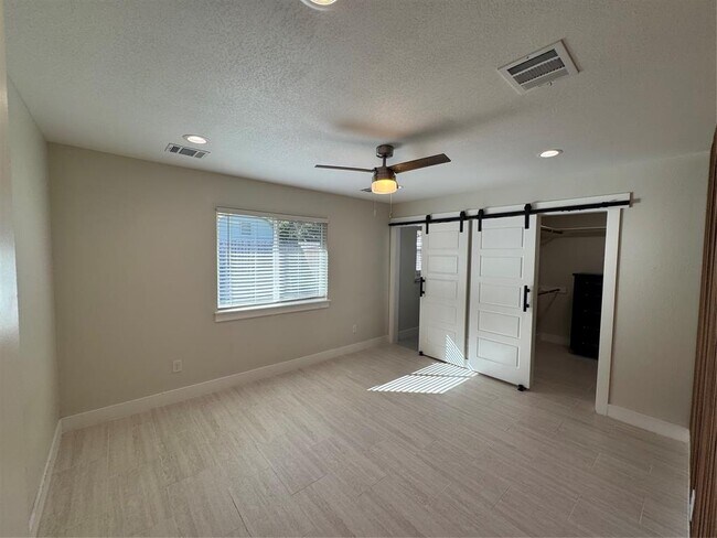 Building Photo - 9908 Willers Way