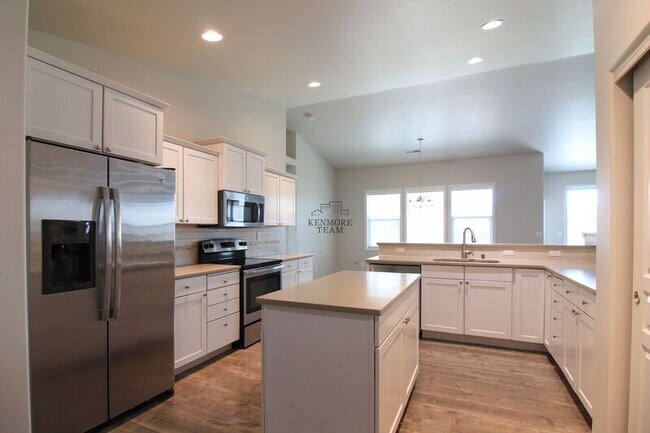 Building Photo - 6914 Three Rivers Dr